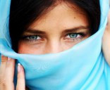 A purtat voal timp de 13 ani pentru ca era ironizata din cauza barbii. Cum arata dupa ce l-a dat jos