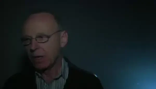 Cinci minute de sculptura pura cu Anthony McCall