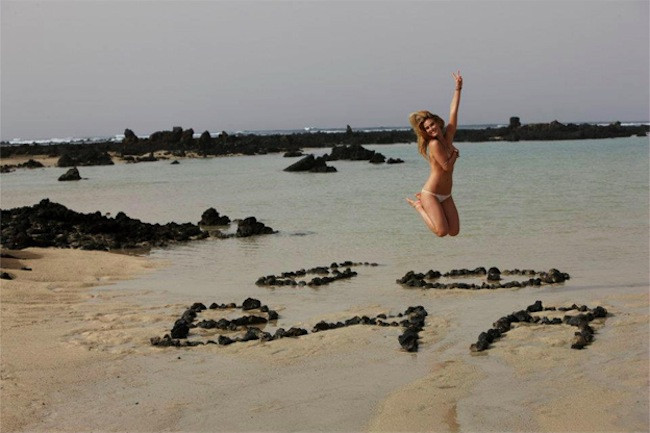 Dovada unei farse de fotomodel. Cum a pacalit Bar Rafaeli Daily Mail, cu poze lucrate in Photoshop