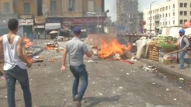 Egiptul da din nou in clocot. Violentele continua la Cairo. Cel putin 20 morti si 300 de raniti