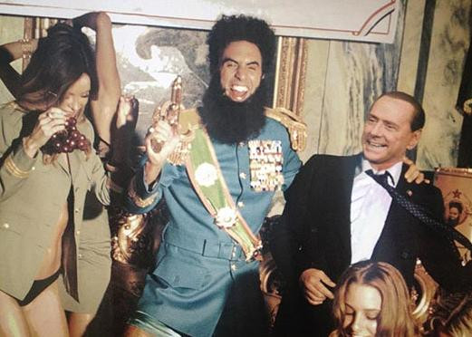 Berlusconi si-a gasit cu cine sa petreaca in stil bunga-bunga.Fotografia care te va face sa zambesti