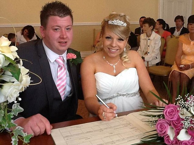 Nunta lor a fost, cu siguranta, unica. O mireasa a nascut dupa ce a spus DA si a ajuns si la nunta