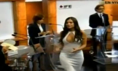 "Oare unde ne aflam aici?". Dezbaterea electorala din Mexic s-a pierdut in rochia prezentatoarei