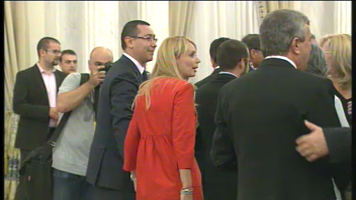 Basescu lui Ponta despre tinuta portocalie a Dacianei Sarbu: Cumva e ultimul pedelist care a ramas?