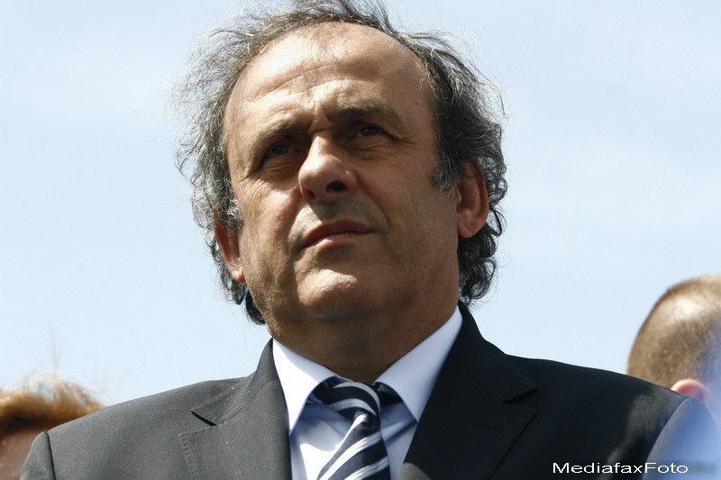 Platini si panglica lui Ontanu. Presedintele UEFA a inaugurat un teren de 100.000 EUR in Colentina