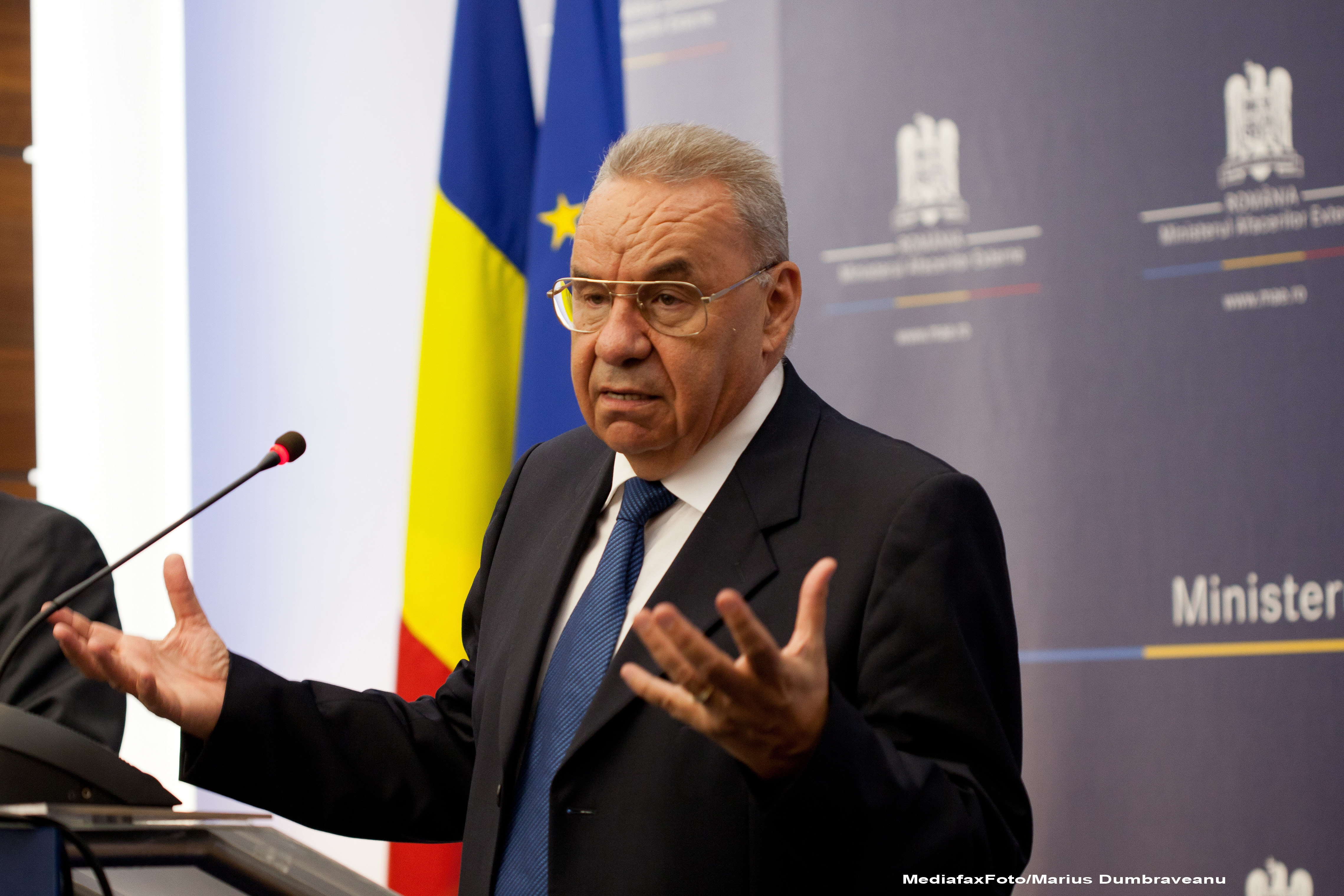 Victor Ponta: Il demit pe Marga daca a colaborat cu Securitatea