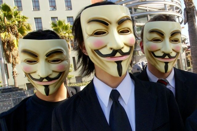 Ai cont pe retele sociale? Anonymous a atacat 55.000 de persoane nevinovate