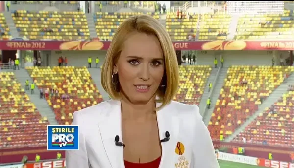 Meciul fotbalistilor, pe teren, al fanilor in baruri. Cum au petrecut suporterii celor doua tabere