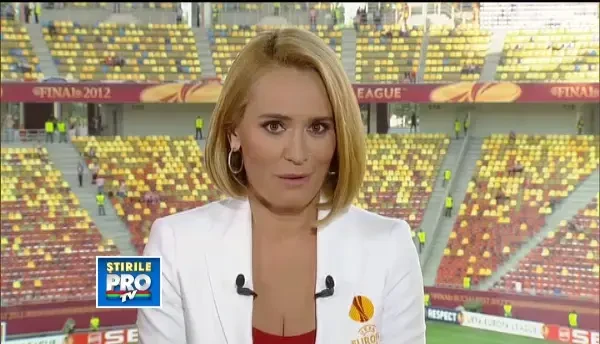 Cu mititei si bere romaneasca, mii de suporteri basci asteapta finala in Piata Constitutiei