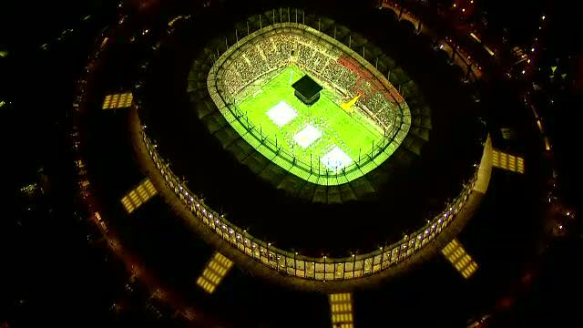 Bijuteria numita Arena Nationala si-a facut "intrarea" cu capul sus in lumea buna a fotbalului