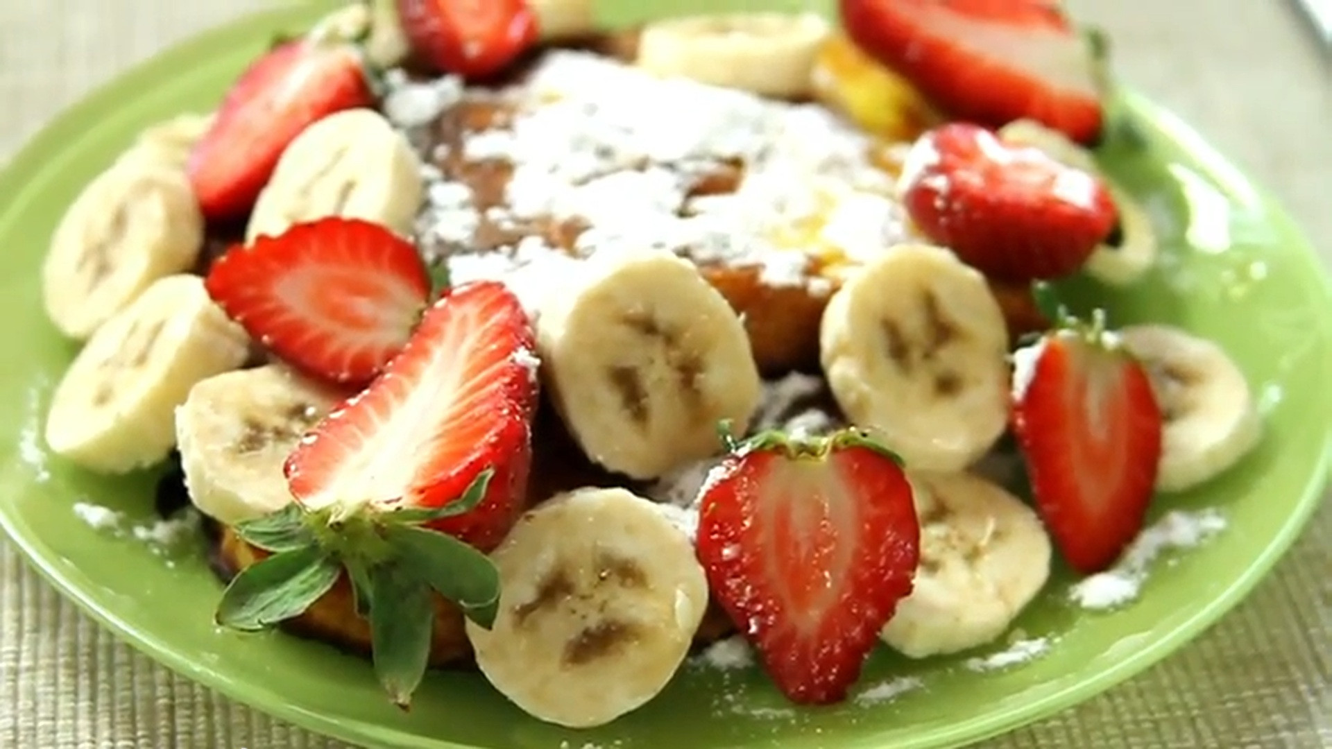 Ce mancam azi? Noi iti propunem French Toast! Vezi VIDEO cum se prepara: