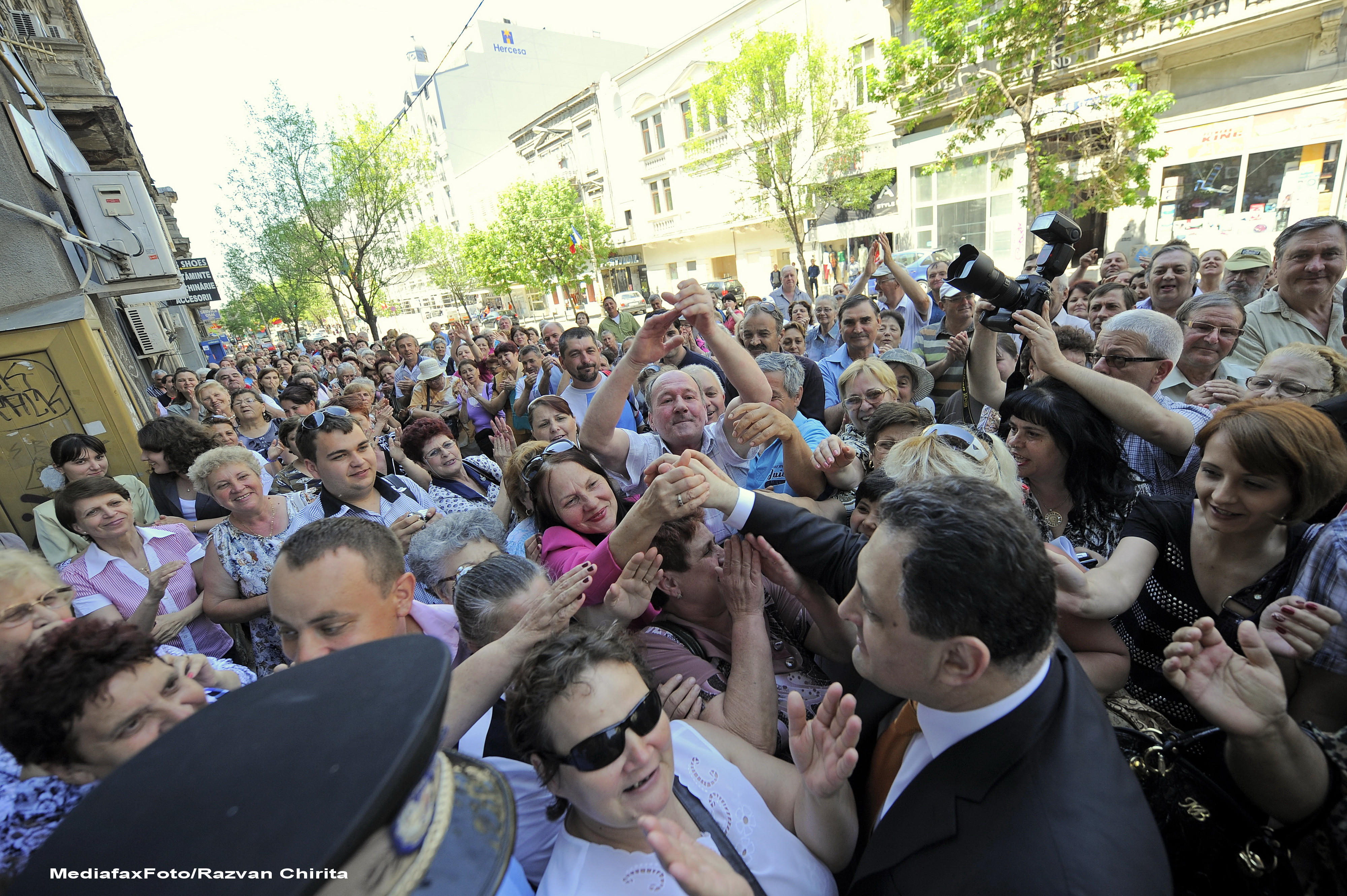 Stochita face sesizare catre BEM: in Sectorul 5 candidatii USL si UNPR "au furat startul" campaniei