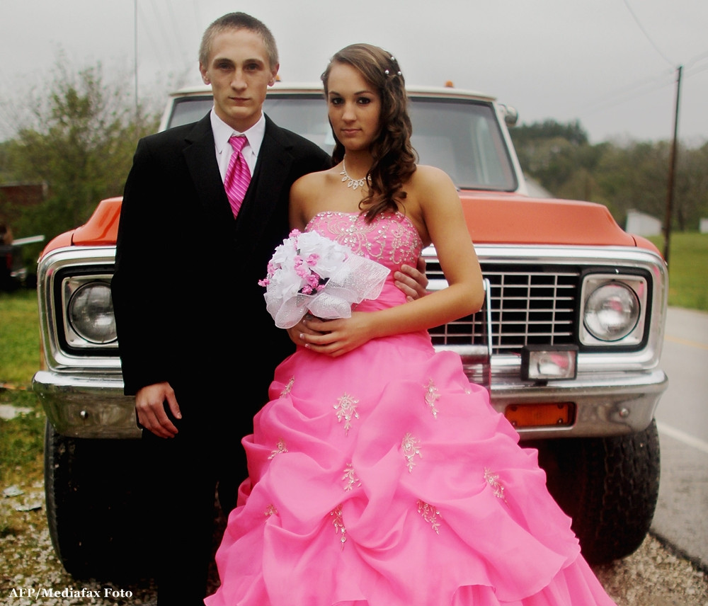 Romanii sunt "casatoriti cu joburile". Angajatii de la noi stau mai mult la munca decat cu prietenii