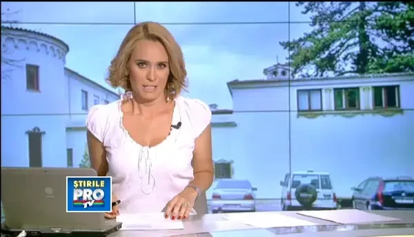 Ceremonie emotionanta la Palatul Elisabeta. Mai multi politicieni, decorati de Regele Mihai