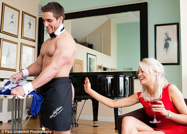 Fotografiile care l-au scos din minti.Ce a facut barbatul care si-a vazut iubita in aceasta ipostaza