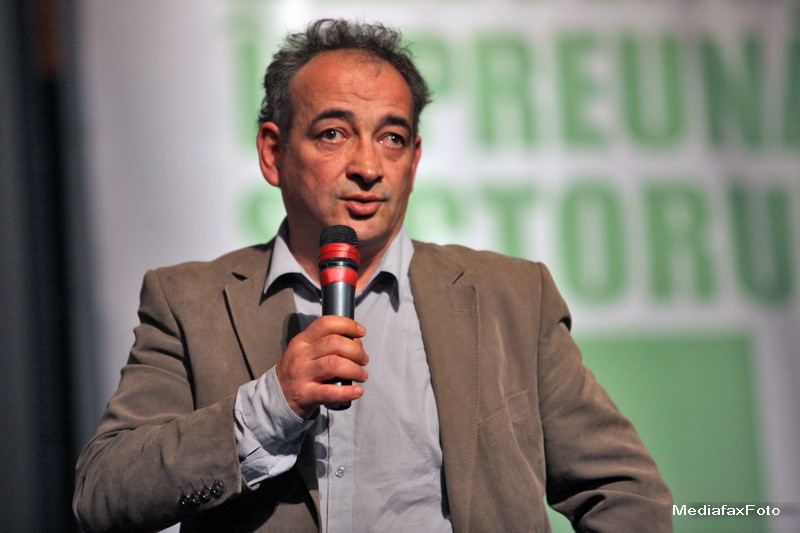 Traian Ungureanu: Guvernul Ponta - tranzitie spre panica financiara, spre caderea leului