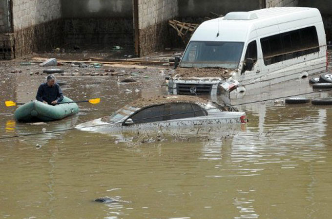 Capitala Georgiei, lovita de inundatii. Apele au ajuns la 3 metri inaltime si au ucis cinci oameni