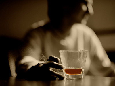 Cum sa bei fara sa te imbeti? Medicamentul care anuleaza efectele alcoolului