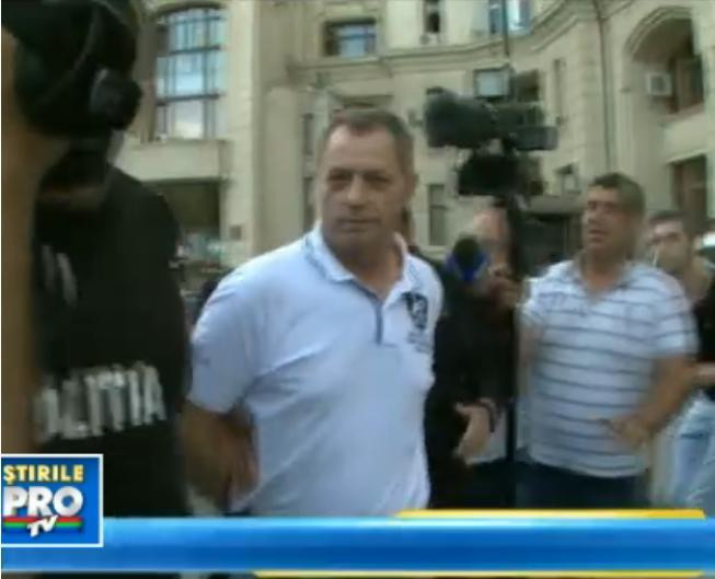 Ofiterii acuzati ca i-au permis asasinului de la Perla sa obtina permis de port-arma sunt nevinovati