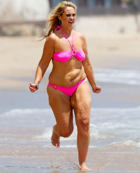 Nu a putut sa isi priveasca propriul trup fotografiat de paparazzi. Este incredibil cum arata azi