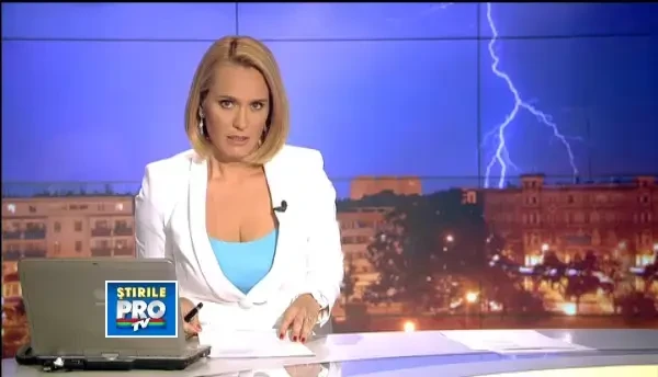 Natura s-a dezlantuit cu o furie oarba la Ramnicu Valcea. Muncitorii au astupat gurile de canal