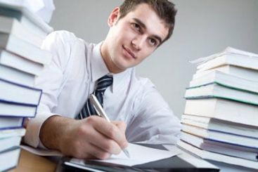 Se da startul internshipurilor de vara. Joburi pentru liceenii de peste 16 ani