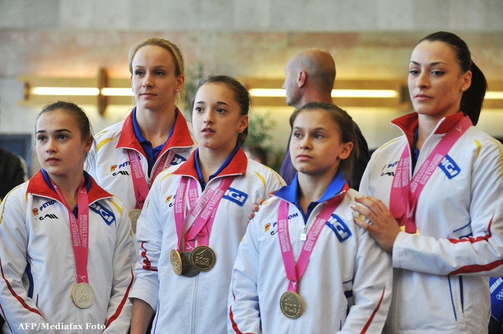 Premierul Victor Ponta le-a invitat pe gimnaste la Palatul Victoria, inainte de dublarea primelor