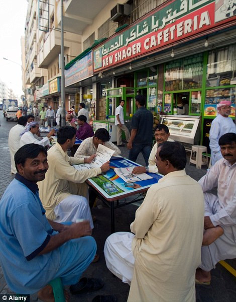 Cum s-a transformat Dubaiul din desert in SUPER METROPOLA in doar 50 de ani! FOTO