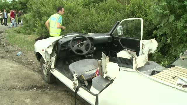 Accident grav pe DN1. O Dacie a fost strivita de un TIR de cateva tone. Un barbat a murit