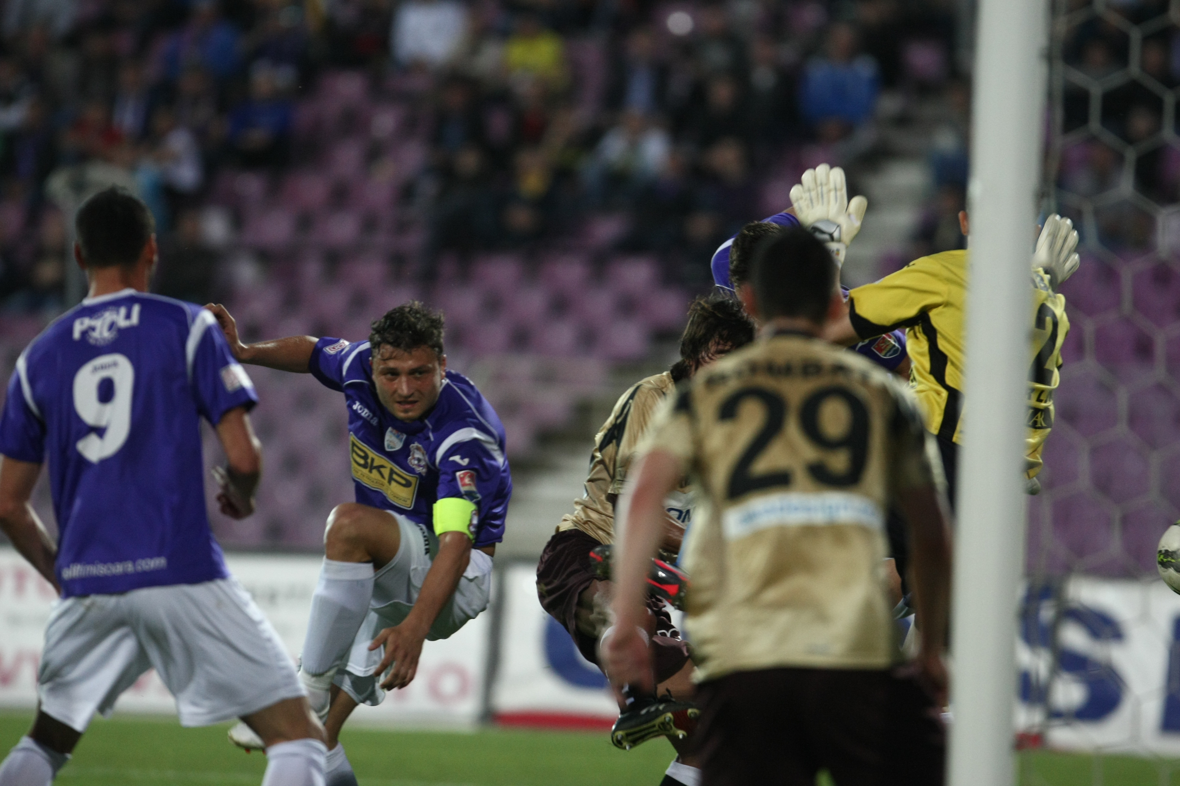 FRF nu-i lasa in „B”! Poli Timisoara trebuie s-o ia de la capat din campionatul judetean