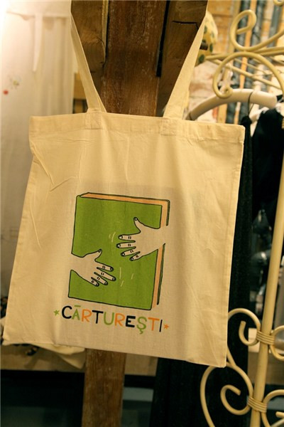 10 lucruri pe care TREBUIE sa le aiba orice hipster! VIDEO