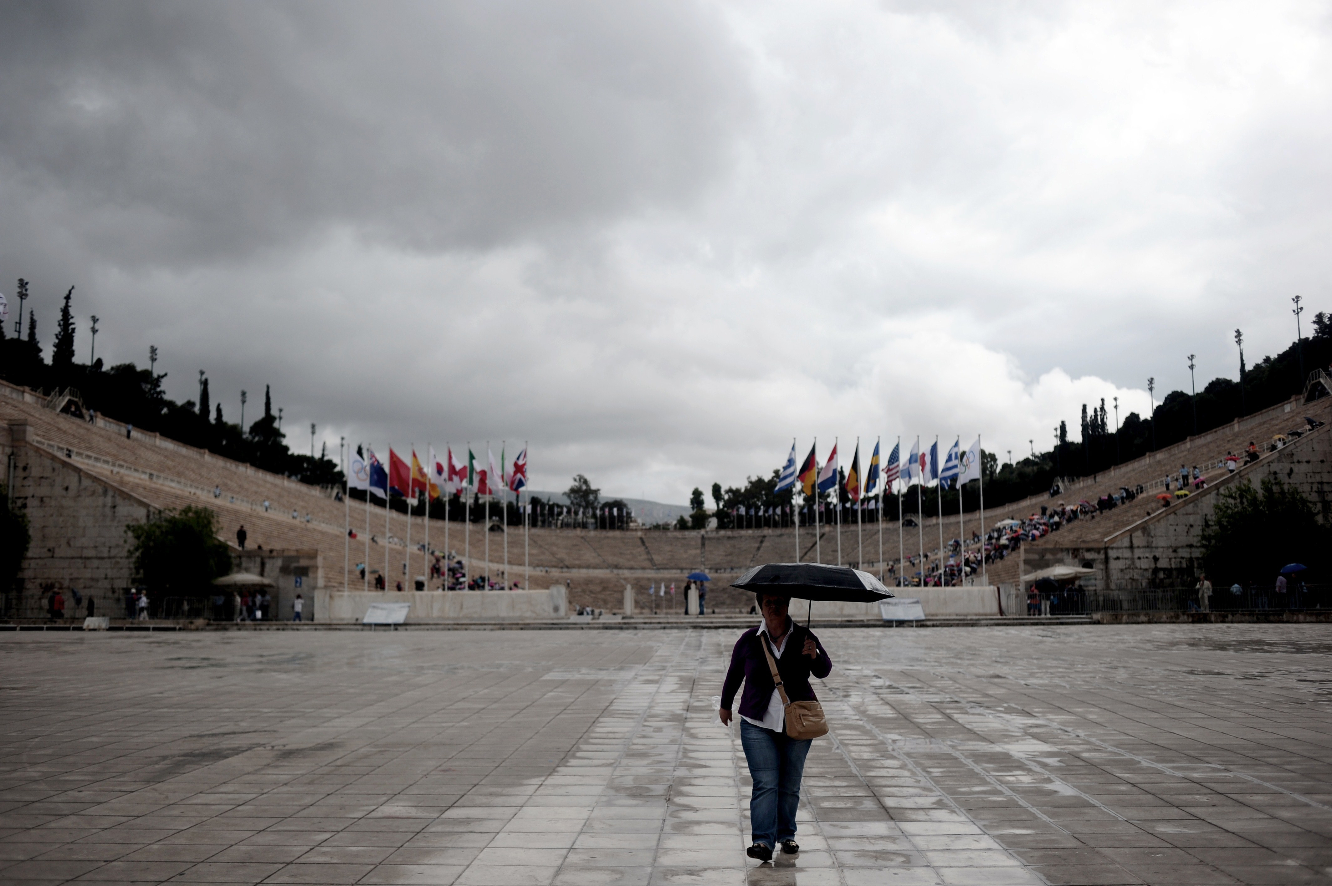 Viitorul UE se poate decide democratic. Merkel vrea referendum pentru ramanerea Greciei in zona euro