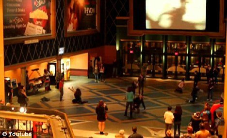 VIDEO. Cea mai spectaculoasa cerere in casatorie. I-a luat 5 luni sa organizeze momentul perfect