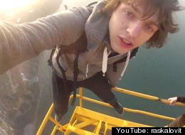 VIDEO. Si-au riscat viata si au fost amendati pentru asta. Imagini nerecomandate cardiacilor