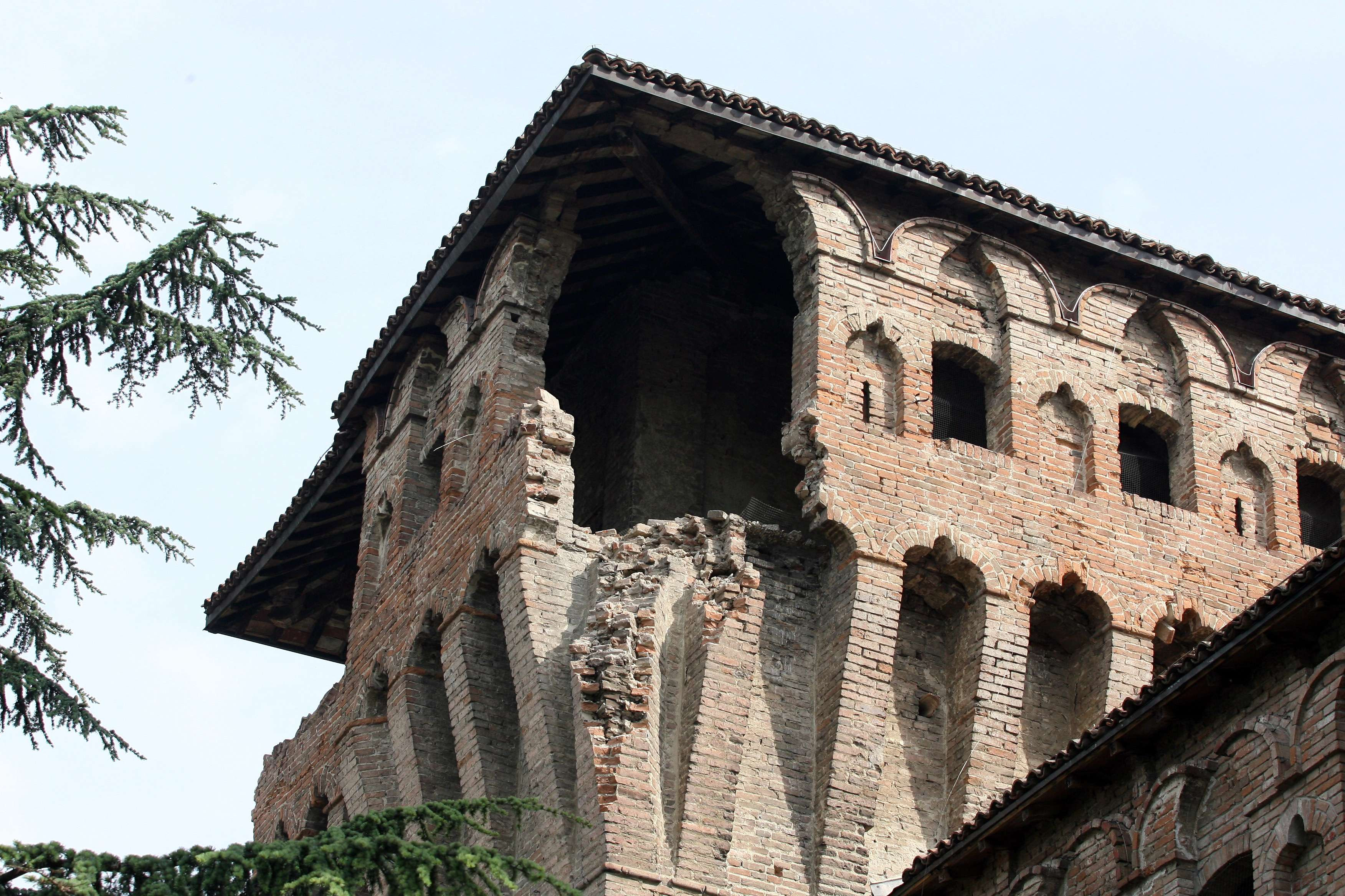 Sute de romani, printre sinistratii ramasi fara adapost in urma cutremurului din Italia