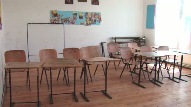 Un profesor de sport din Dolj si-a batut elevii pentru ca nu stiu sa scrie si sa socoteasca