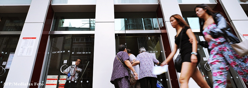 Bogatii din sudul Europei isi muta averea: "Nu pot sa risc ca banii mei sa devina drahme"