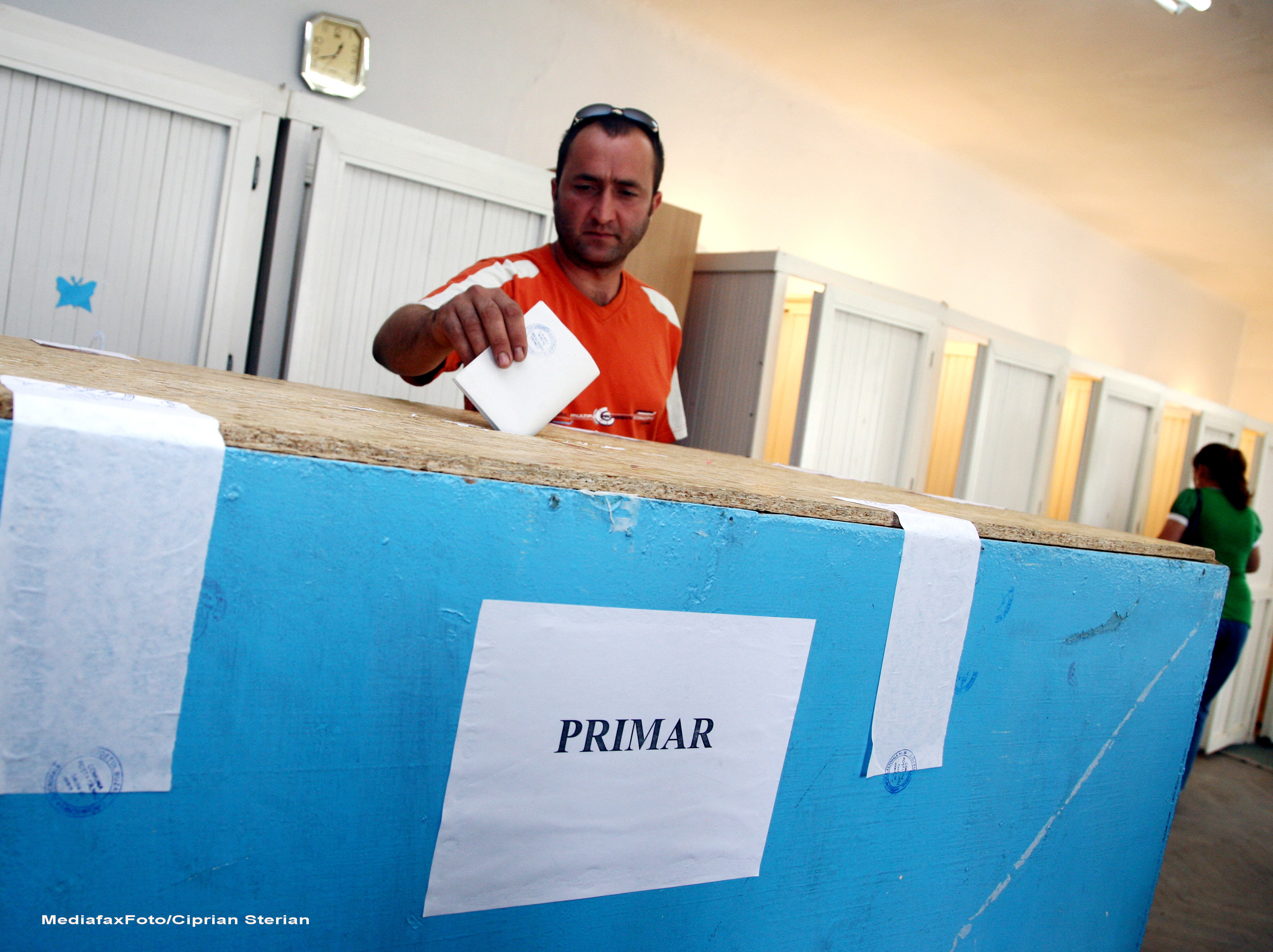 Au mai ramas doua saptamani pana la alegeri. Diferente semnificative la costul buletinelor- ancheta