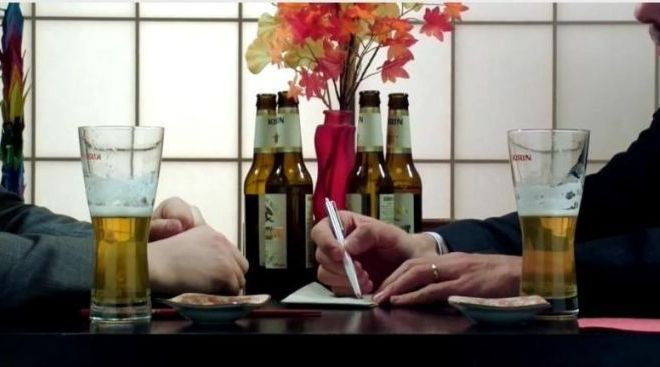 VIDEO Ideea telefonului cu camera de 41 MP a pornit de la 4 beri si o schita pe un servetel