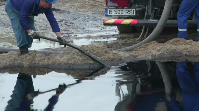 Pata de titei se intinde pe 15 kilometri. Garda de Mediu a amendat OMV-Petrom cu 100.000 de lei