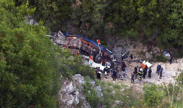 Accident socant in Albania. Un autobuz care transporta studenti a cazut intr-o prapastie