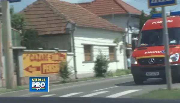Neatentia unui sofer din Oradea a bagat in spital un bebelus de opt luni si pe mama acestuia