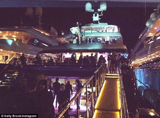 Spuneti ADIO verii. De astazi se da startul la cele mai tari petreceri din aceasta toamna. Afla unde