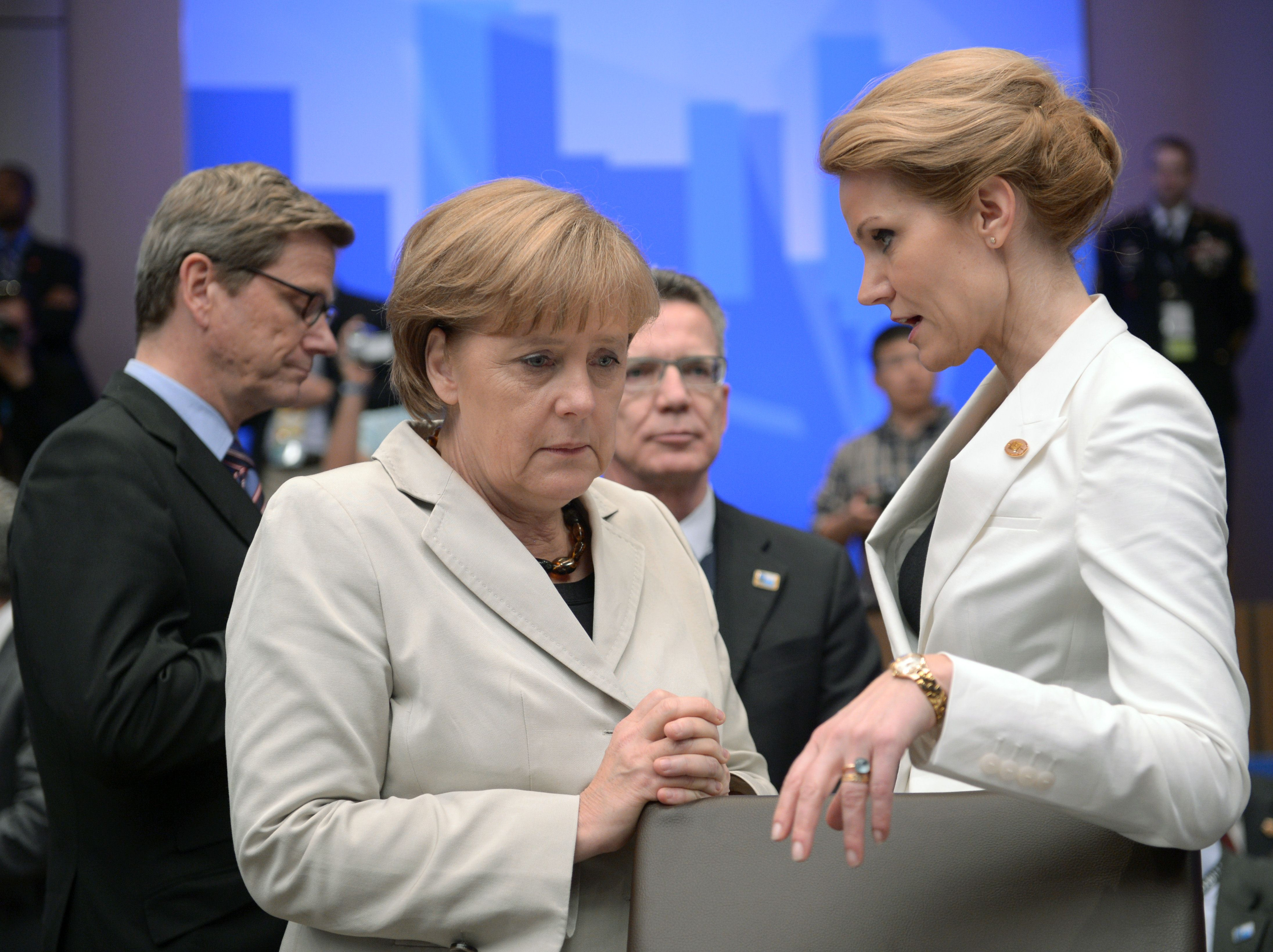 Angela Merkel, "surprinsa si enervata" despre teoriile presei privind viitorul Greciei