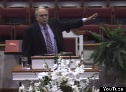 VIDEO revoltator. Un pastor american cere exterminarea in lagare a lesbienelor si homosexualilor
