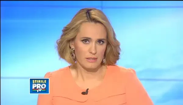 Mentalist la gheata. Cristian Gog a fost ingropat in 13 blocuri de gheata. VIDEO SPECTACULOS