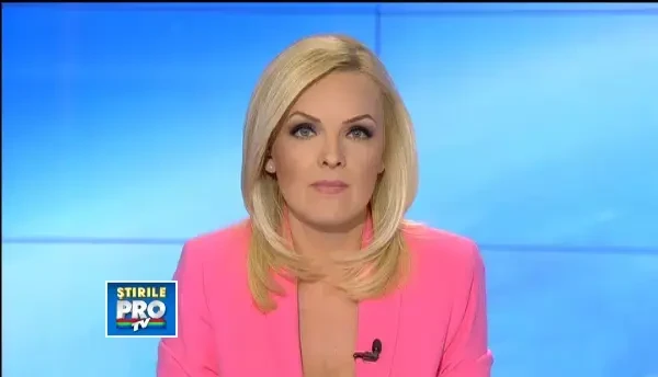 Covorul s-a aprins si mai tare la Cannes. Rochii rosii si provocatoare la premiera Cosmopolis