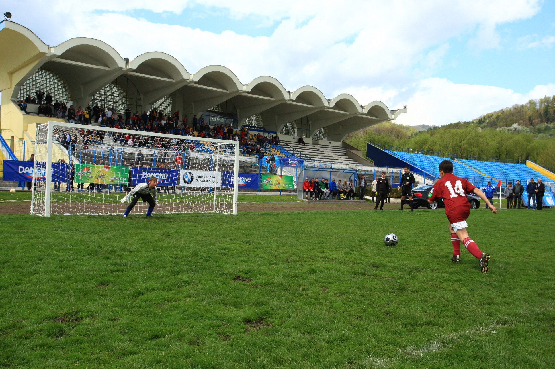 Nebun dupa motoare, viseaza sa-l impresioneze pe Hagi