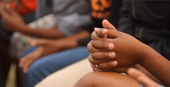 VIDEO tulburator. Minore virgine, rapite si abuzate, "ca sa vindece SIDA"