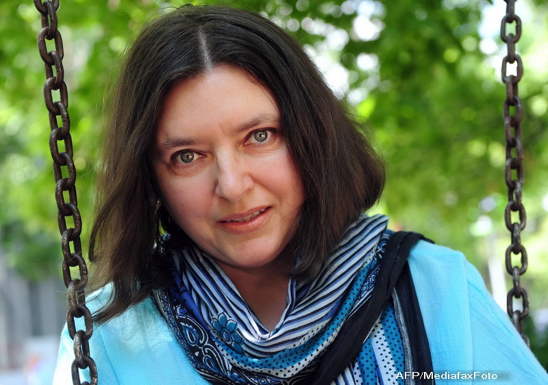 Femeia din spatele succesului romanesc de la Cannes. Ea este scriitoarea care l-a inspirat pe Mungiu